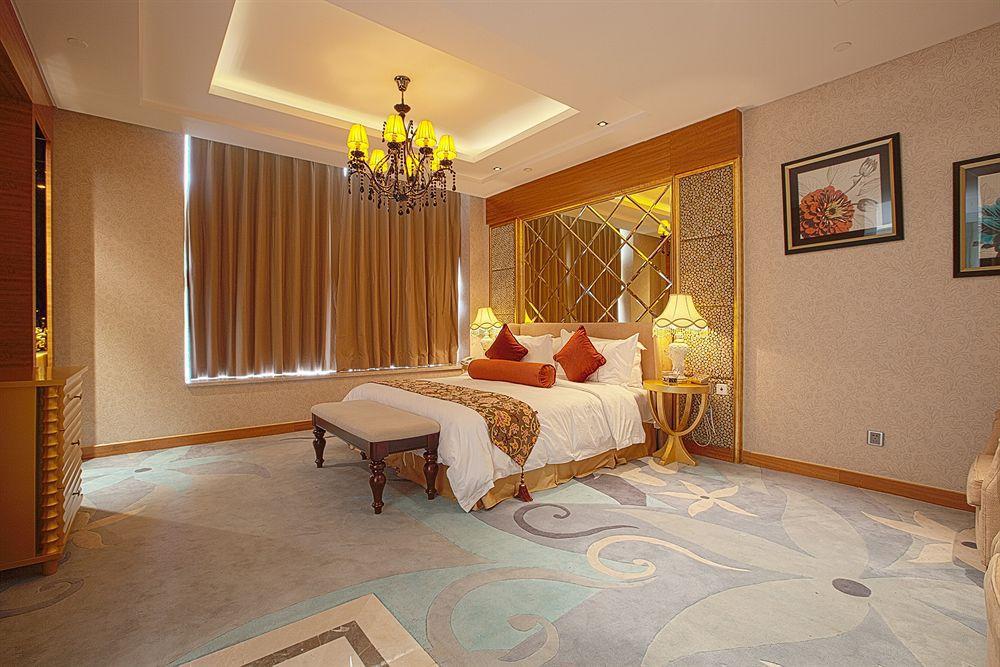 Beijing Palace International Hotel Пекин Екстериор снимка